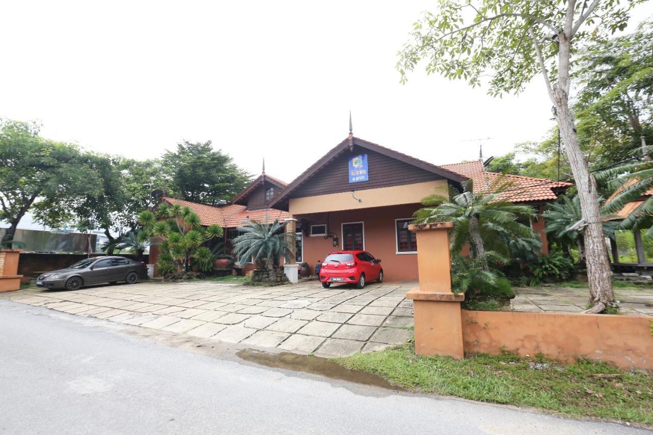 Oyo 89523 Villa Sri Mayang Kuala Terengganu Esterno foto